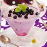 Замразен плодов десерт с айрян