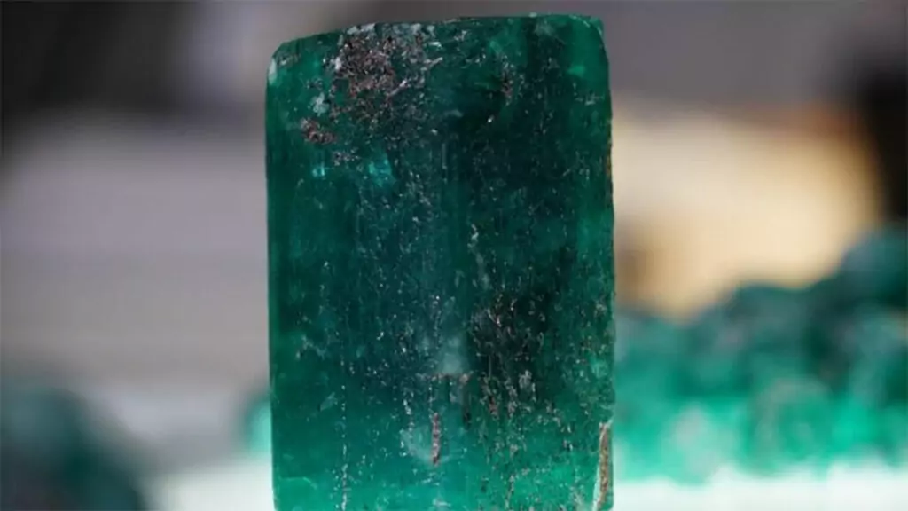 Изумруд през април Изумруд през април