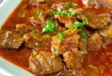 Яхния с праз и пиперки