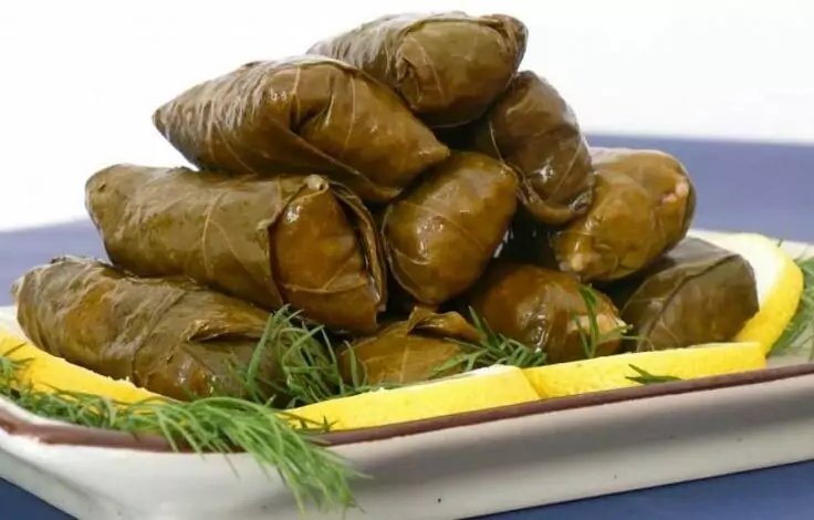 Сарми от лозови листа