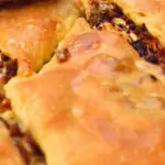 Баница с месо или черва (Пирински край)