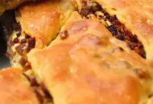 баница с месо или черва