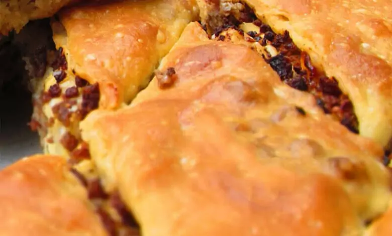 баница с месо или черва