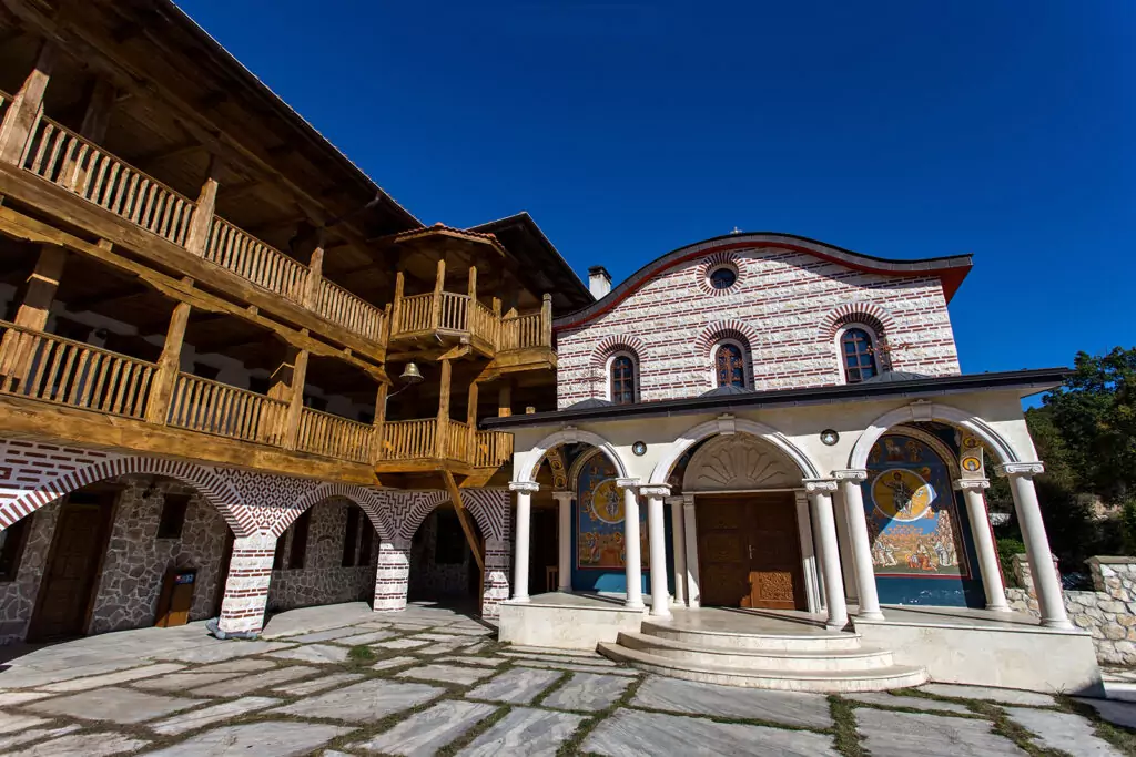 Вълшебно аязмо цери 20 болести Вълшебно аязмо цери 20 болести