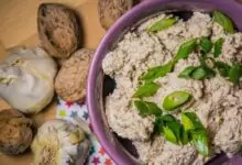 орехови ядки с чесън