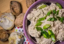 орехови ядки с чесън