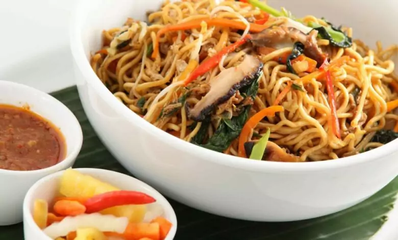 китайски спагети със зеленчуци