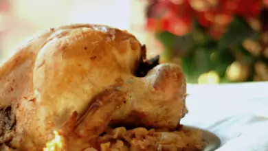 Пълнена кокошка със зеле и булгур