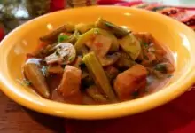 свинско с бамя