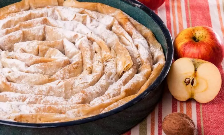 баница с ябълки